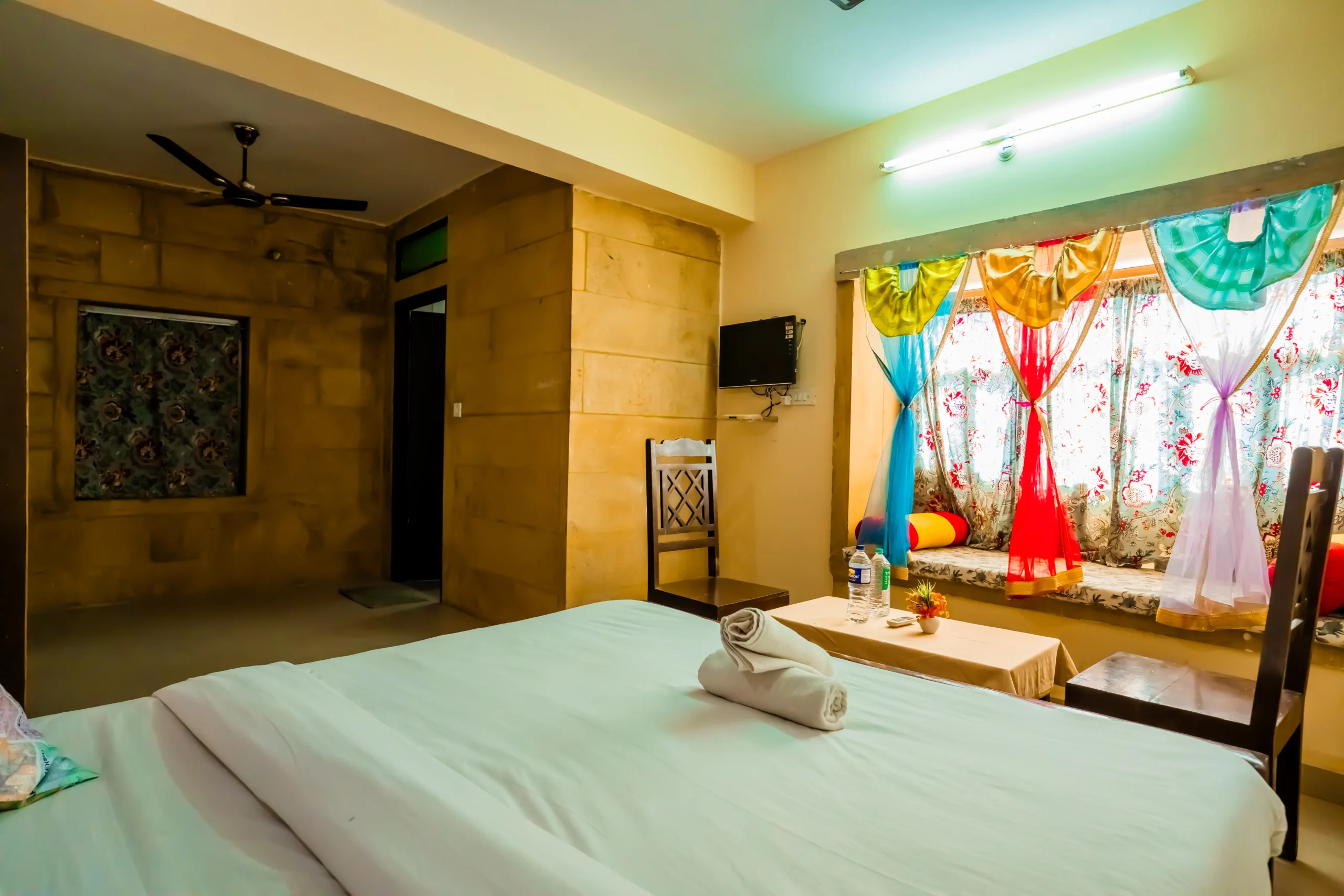 rumis-hotel-room-1